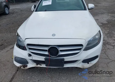 2017 Mercedes-Benz C 300 4Matic из США, поврежденный, VIN 55SWF4KB3HU184926